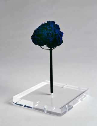 Yves Klein, Eponge, c. 1961, Pigment and resin on sponge, 6,5 x 6,5 x 5,5 cm | 2.56 x 2.56 x 2.17 in, # KLEI0001 